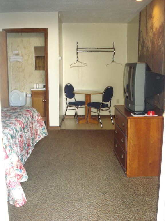 Cedar Grove Motel Altoona Exterior photo