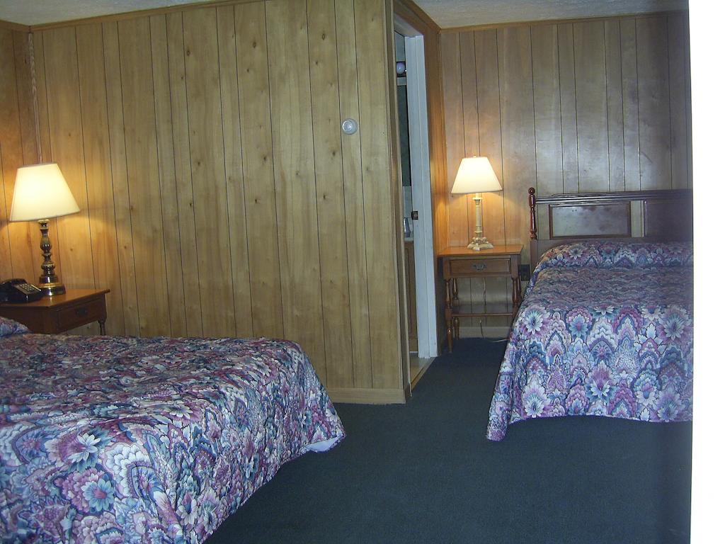Cedar Grove Motel Altoona Room photo
