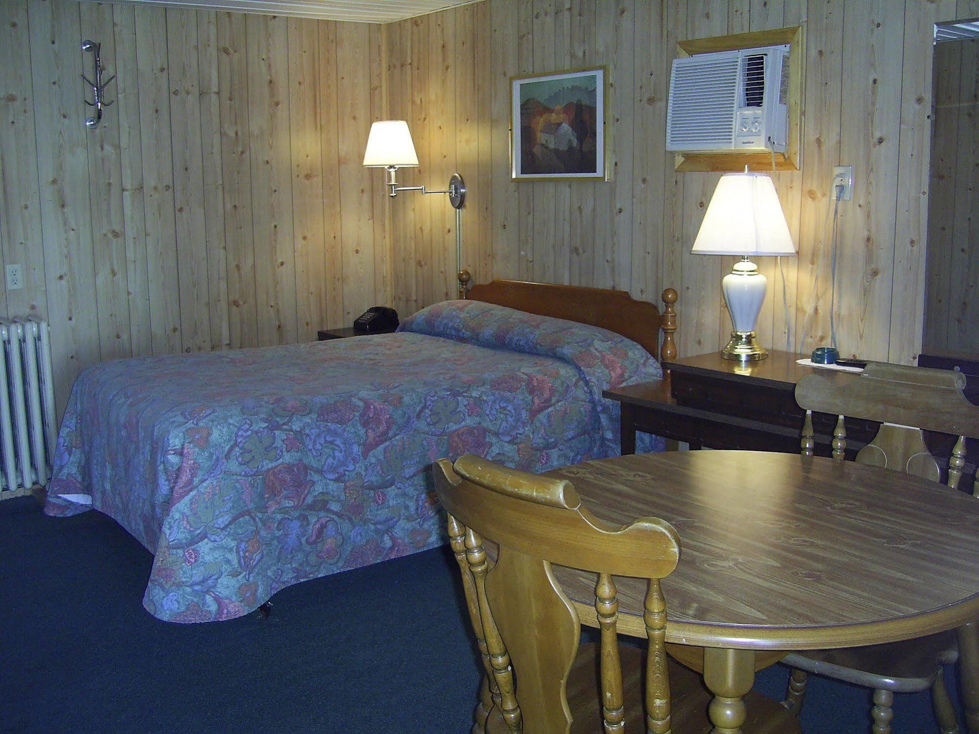 Cedar Grove Motel Altoona Exterior photo